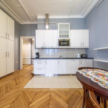 Elisabeth Apartment On Vaci Street Budapest Eksteriør billede