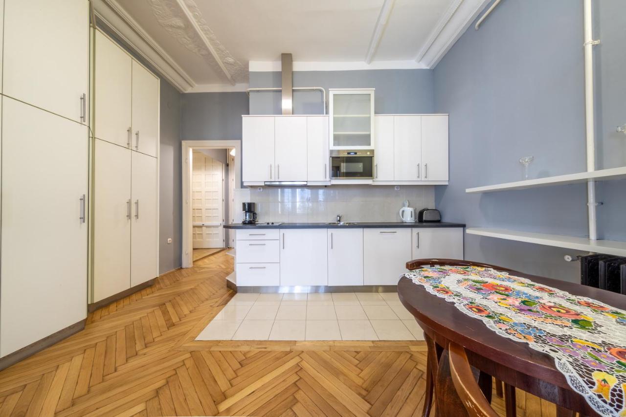 Elisabeth Apartment On Vaci Street Budapest Eksteriør billede