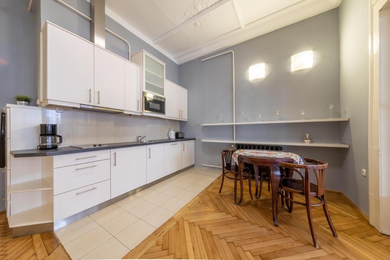 Elisabeth Apartment On Vaci Street Budapest Eksteriør billede